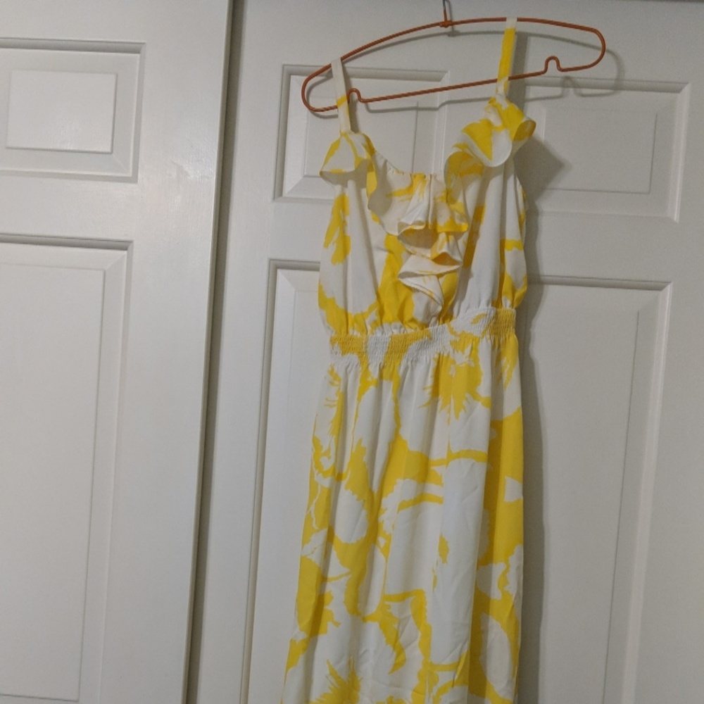 White and yellow dress